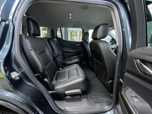 Used 2019 GMC Acadia SLT image 25