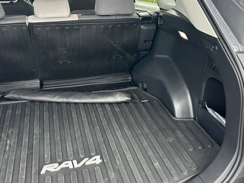 Used 2025 Toyota RAV4 XLE AWD/4WD image 15