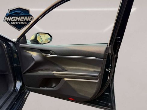 Used 2021 Toyota Camry SE w/ Cold Weather Package image 26