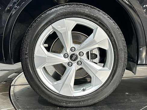 Used 2025 Audi Q5 2.0T Premium Plus AWD/4WD image 22