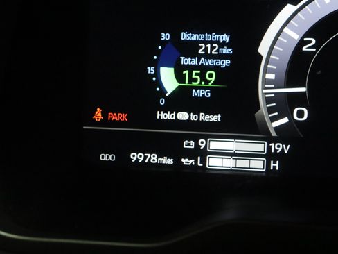 Used 2025 Toyota Tundra Limited AWD/4WD image 46