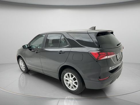 Used 2023 Chevrolet Equinox LS w/ LS Convenience Package AWD/4WD image 4