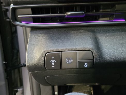 Certified 2025 Hyundai Elantra SEL image 13