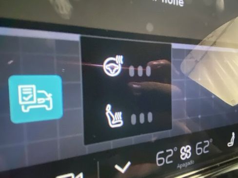 Certified 2024 Volvo XC90 T8 Plus w/ Protection Package Premier image 24