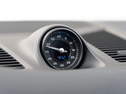 Certified 2025 Porsche Cayenne Coupe image 24