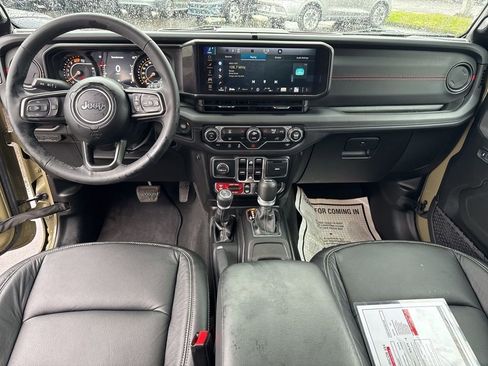 Used 2025 Jeep Wrangler Unlimited Rubicon AWD/4WD image 44