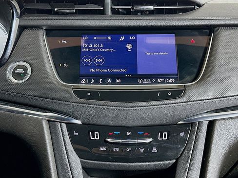 Used 2022 Cadillac XT5 Premium Luxury AWD/4WD image 17