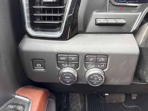 Used 2025 GMC Sierra 1500 Denali Ultimate AWD/4WD image 23