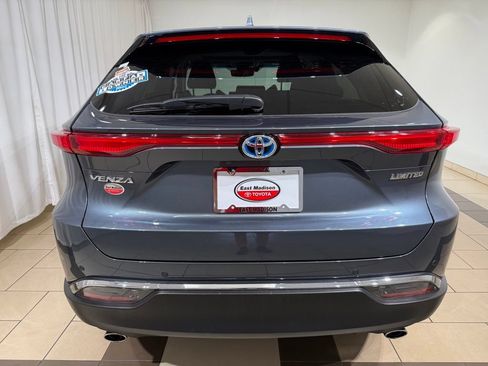 Certified 2023 Toyota Venza Limited AWD/4WD image 4