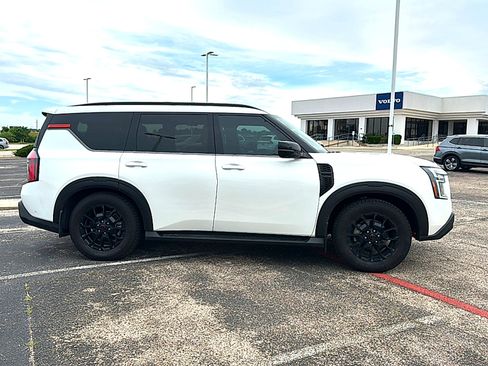Used 2025 Nissan Armada PRO-4X w/ Pro-4X Premium Package AWD/4WD image 9