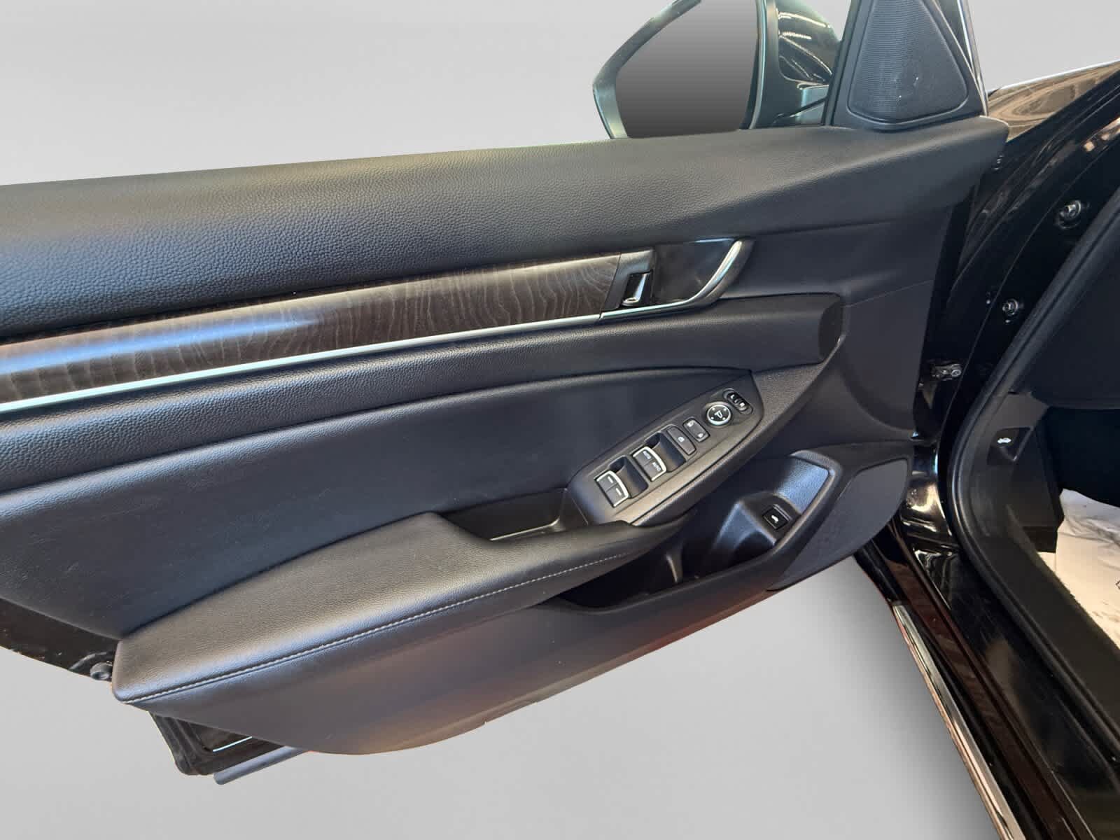 Used 2021 Honda Accord EX image 10