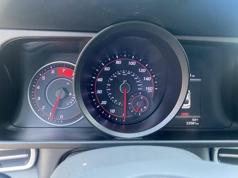 Used 2023 Hyundai Elantra SEL w/ Preferred Accessory Package image 19