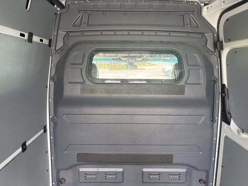 Used 2024 Mercedes-Benz Sprinter 2500 image 11