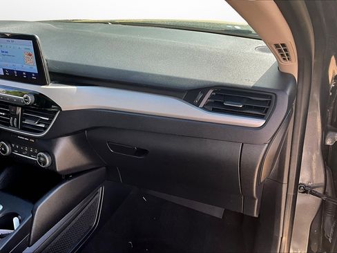 Used 2020 Ford Escape SE Sport image 21