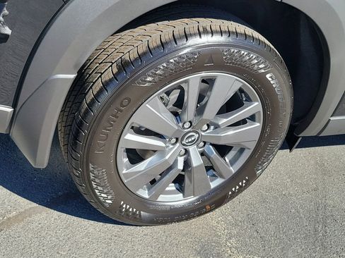 New 2025 Nissan Pathfinder SV image 3