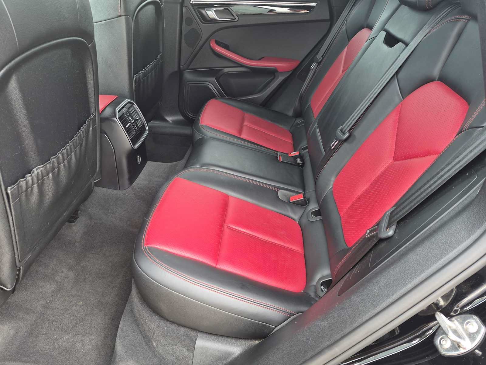 Used 2018 Porsche Macan AWD/4WD image 19