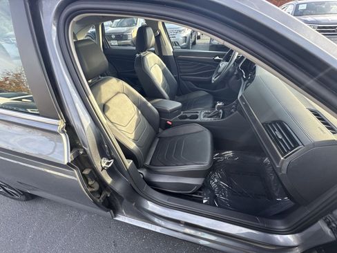 Used 2023 Volkswagen Jetta SEL image 33