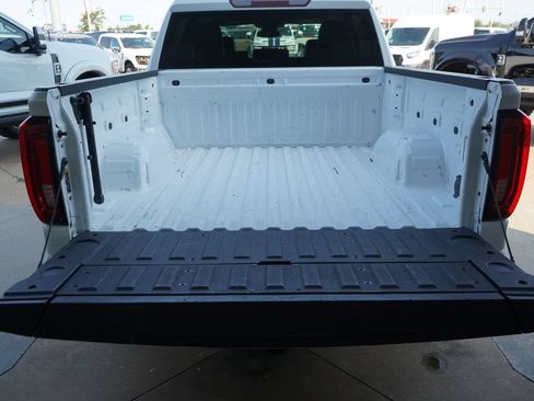 Used 2025 GMC Sierra 1500 SLT RWD image 17