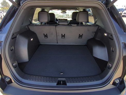 Used 2026 Chevrolet Equinox LT w/ Convenience Package II FWD image 25