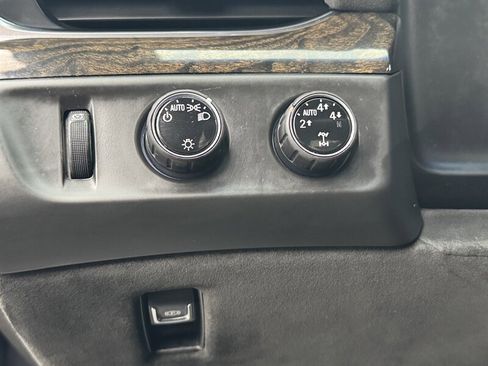 Used 2016 Cadillac Escalade ESV Platinum image 37