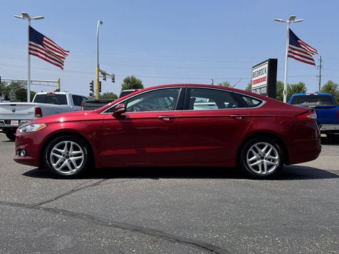 Used 2015 Ford Fusion SE w/ Equipment Group 202A FWD image 4