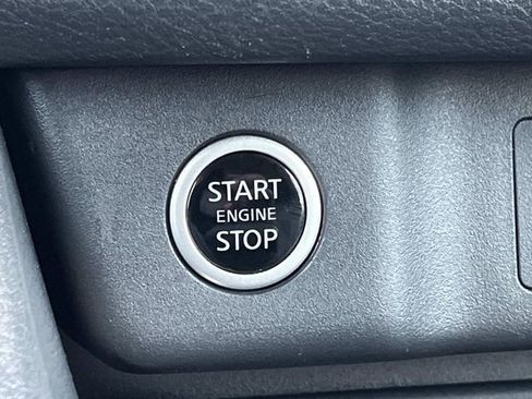 Used 2023 Nissan Rogue SV w/ SV Premium B Package FWD image 31