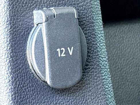 Used 2024 Volkswagen Atlas SE image 23