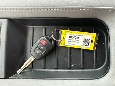 Used 2019 Toyota Tundra Limited w/ Limited Premium Package AWD/4WD image 43