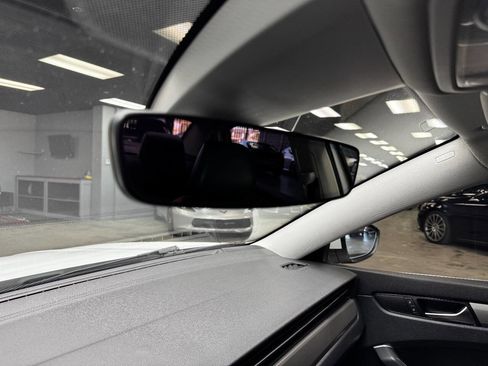 Used 2021 Volkswagen Passat 2.0T SE image 25