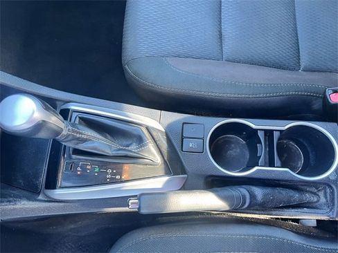 Used 2018 Toyota Corolla LE w/ Carpet Mat Package (TMS) image 28