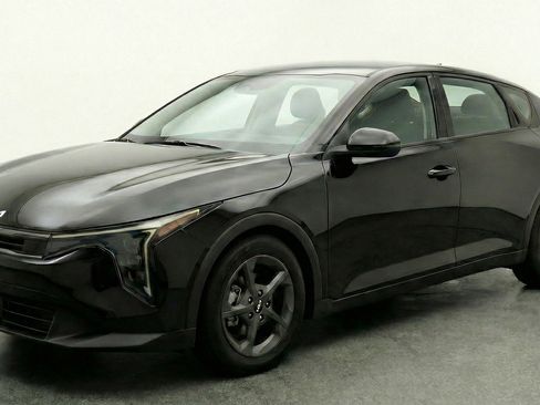 Used 2025 Kia K4 FWD image 3