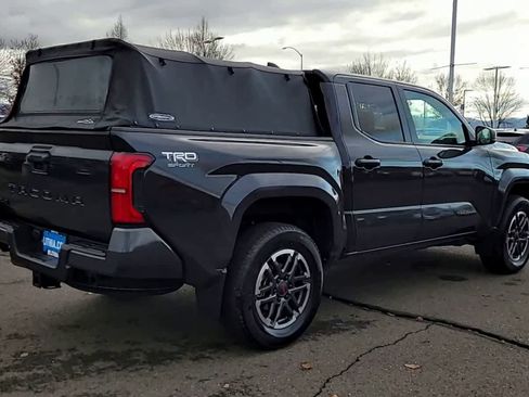 Used 2024 Toyota Tacoma TRD Sport image 8