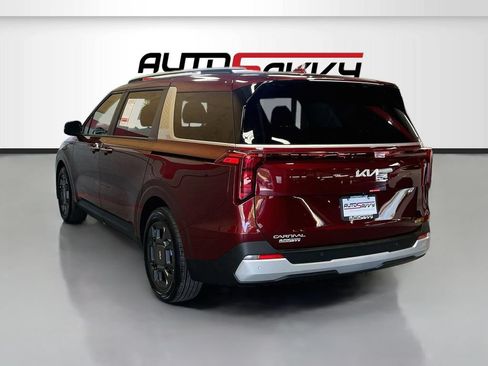 Used 2026 Kia Carnival EX FWD image 5