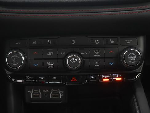 Used 2025 Dodge Durango GT image 18