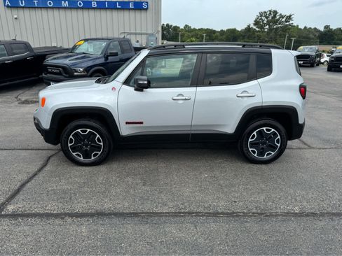 Used 2016 Jeep Renegade Trailhawk image 7