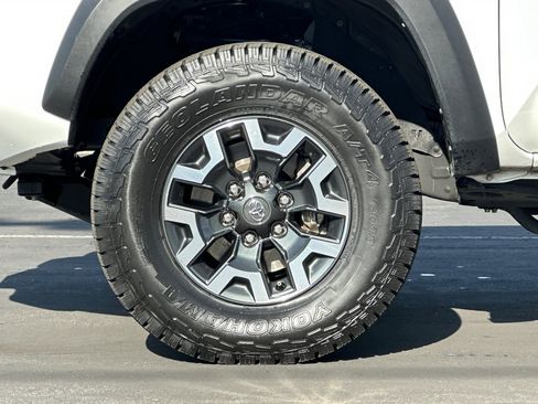 Certified 2023 Toyota Tacoma TRD Off-Road image 25