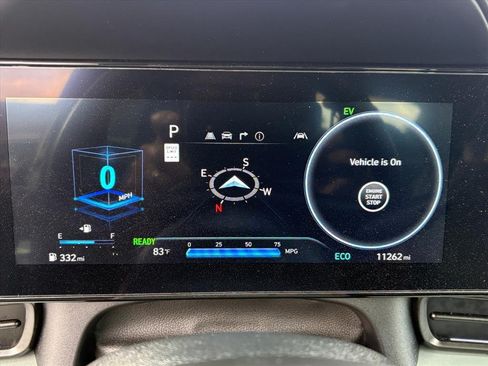 Certified 2025 Hyundai Elantra Limited FWD image 7
