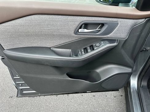Used 2023 Nissan Rogue SV AWD/4WD image 11
