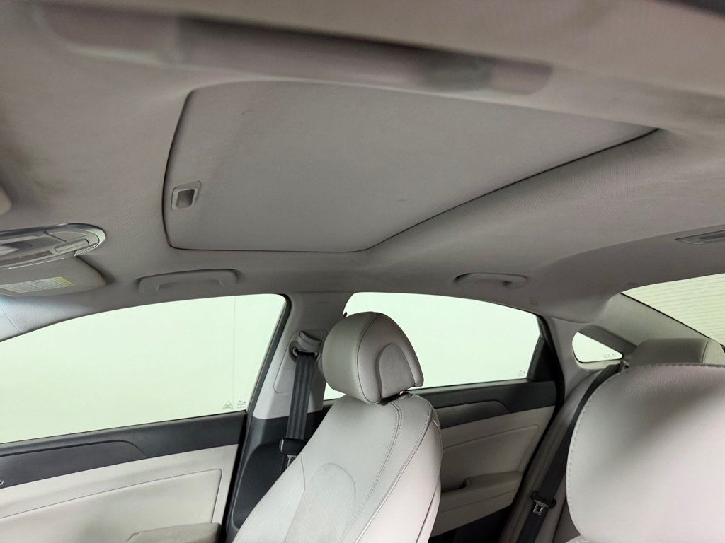Used 2016 Hyundai Sonata Sport w/ Option Group 1V FWD image 14