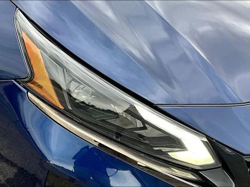 Used 2023 Nissan Altima 2.0 SR FWD image 32