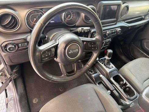 Used 2018 Jeep Wrangler Unlimited Sport S AWD/4WD image 4