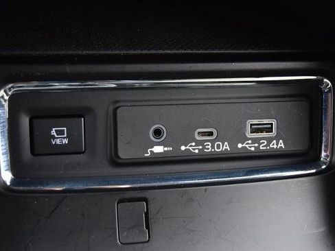 Used 2024 Subaru Ascent Limited w/ Technology Package image 19