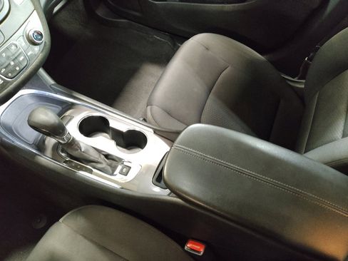 Used 2022 Chevrolet Malibu LT FWD image 26