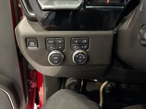 Used 2024 GMC Sierra 1500 SLT w/ SLT Premium Plus Package AWD/4WD image 33