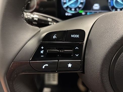 Used 2025 Hyundai Elantra SEL FWD image 13