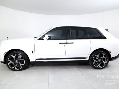Used 2026 Rolls-Royce Cullinan AWD/4WD image 3