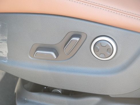 New 2026 Genesis GV70 2.5T Advanced image 5