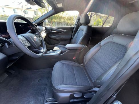 Used 2025 Buick Envista Preferred FWD image 25