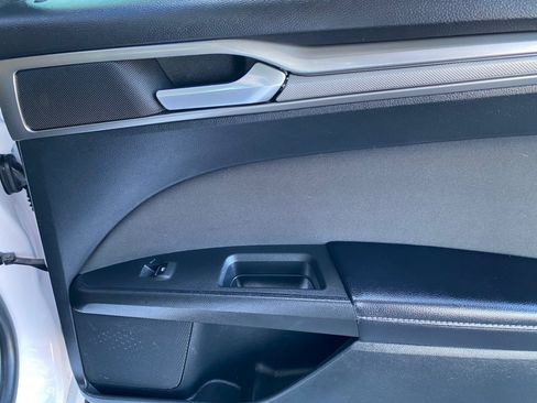 Used 2019 Ford Fusion SE image 39