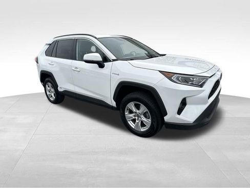Used 2021 Toyota RAV4 XLE w/ XLE Grade Weather Package AWD/4WD image 30